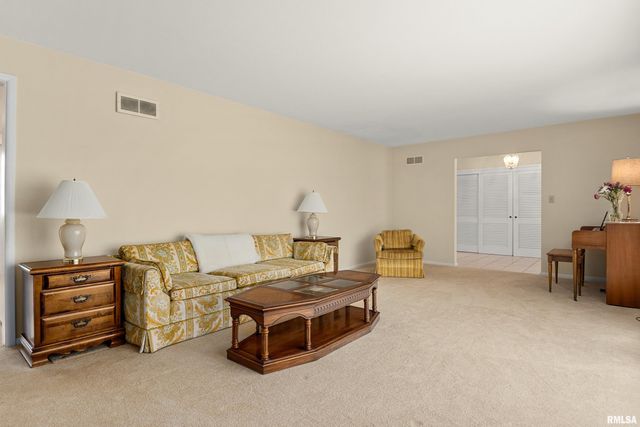 1013 W BEECH Street, Chillicothe, IL 61523