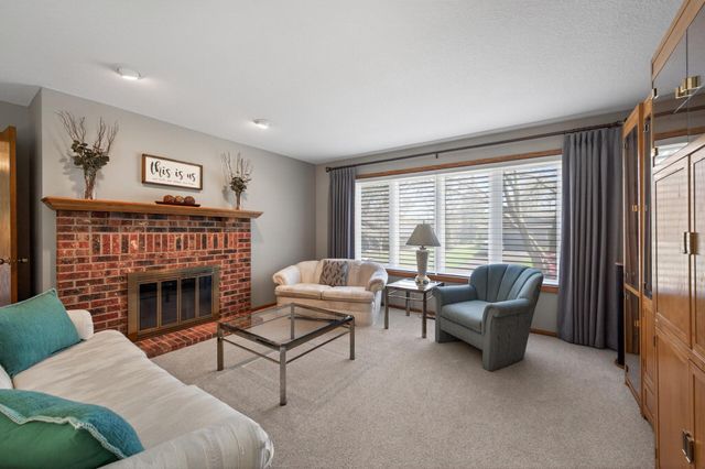 4615 Deerwood Lane N, Plymouth, MN 55442