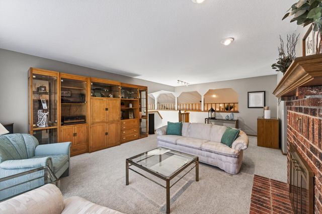 4615 Deerwood Lane N, Plymouth, MN 55442