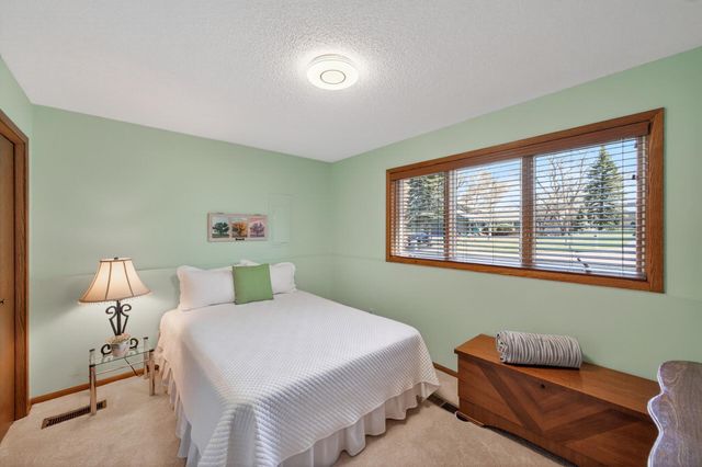 4615 Deerwood Lane N, Plymouth, MN 55442