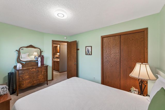 4615 Deerwood Lane N, Plymouth, MN 55442