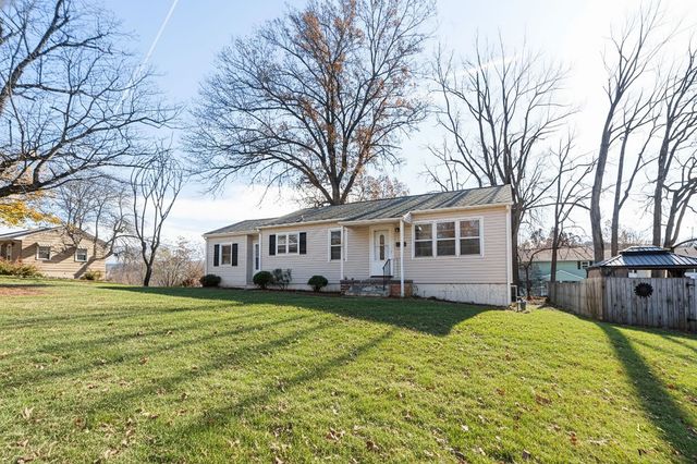 842 MAPLE AVE, Waynesboro, VA 22980