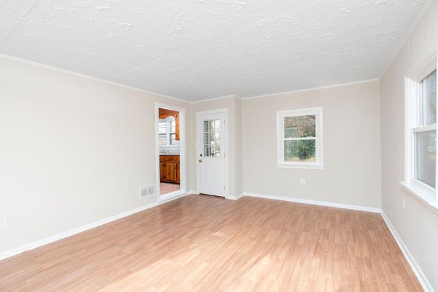 842 MAPLE AVE, Waynesboro, VA 22980