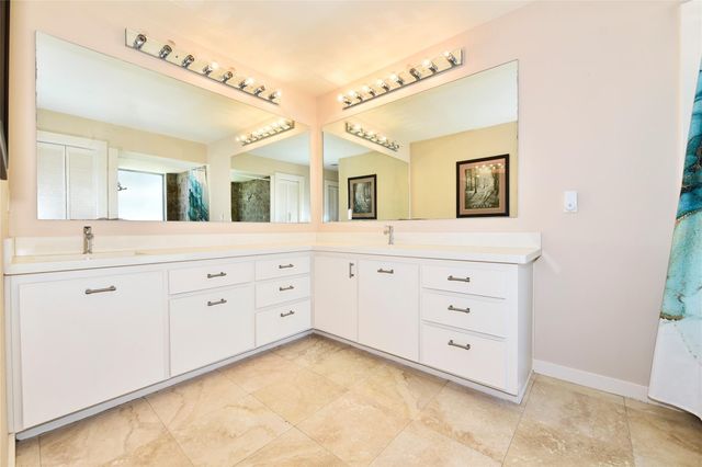 11418 Lakeside Place Drive, Houston, TX 77077