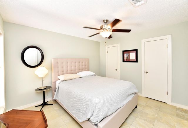 11418 Lakeside Place Drive, Houston, TX 77077