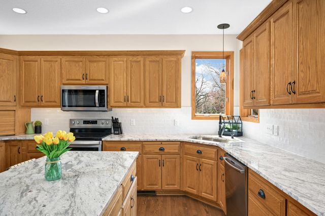 7040 Isleton Avenue S, Cottage Grove, MN 55016