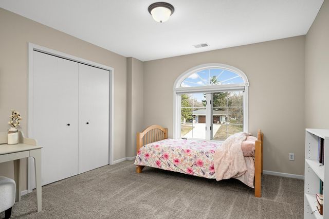 7040 Isleton Avenue S, Cottage Grove, MN 55016