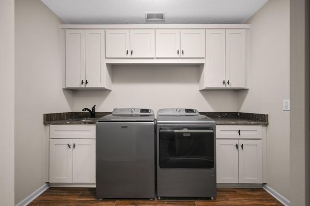 7040 Isleton Avenue S, Cottage Grove, MN 55016