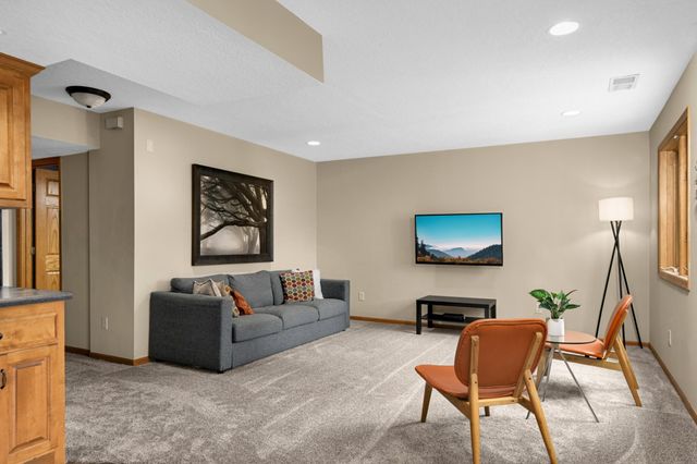 7040 Isleton Avenue S, Cottage Grove, MN 55016