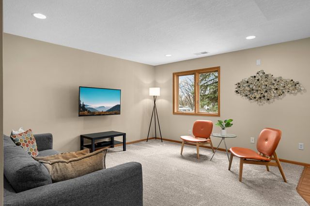 7040 Isleton Avenue S, Cottage Grove, MN 55016