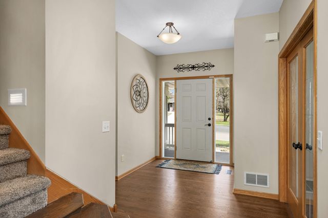 7040 Isleton Avenue S, Cottage Grove, MN 55016