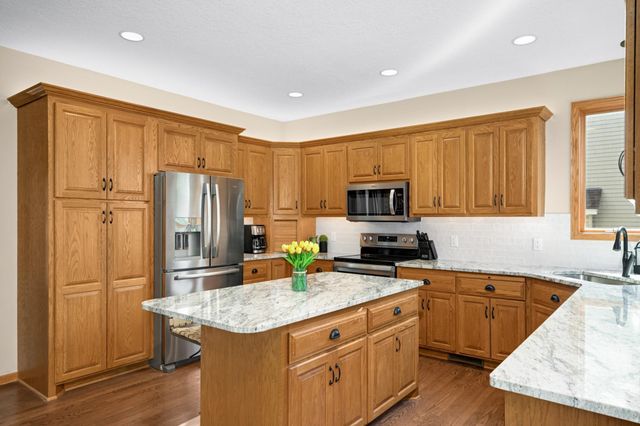 7040 Isleton Avenue S, Cottage Grove, MN 55016