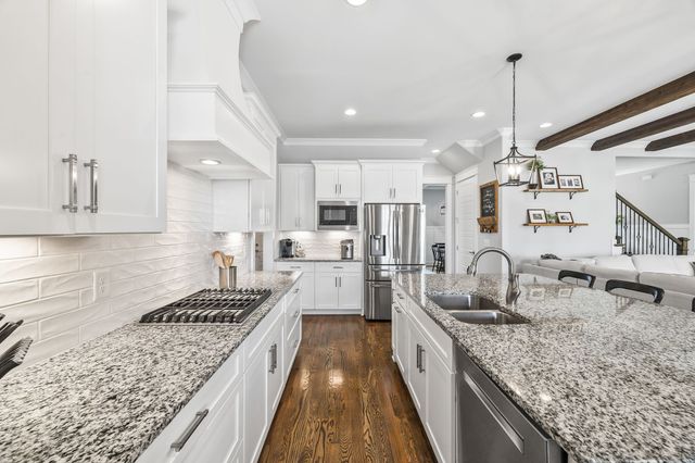 6023 Trout Ln, Spring Hill, TN 37174