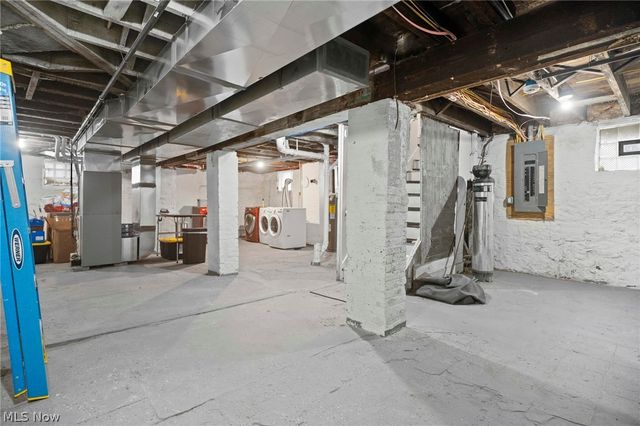 1842 Crawford Road, Cleveland, OH 44106