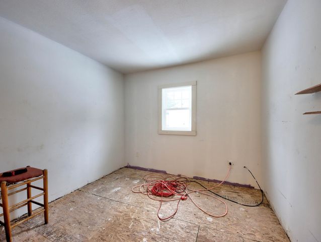 211 Mcclung Road, La Porte, IN 46350