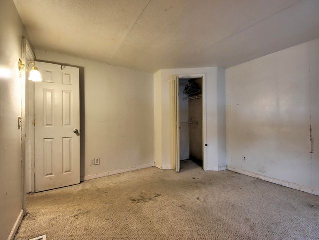 211 Mcclung Road, La Porte, IN 46350