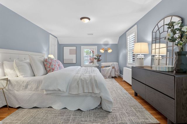 35 Cleveland Rd, Wellesley, MA 02481