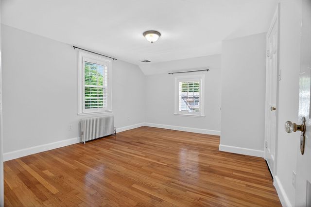 35 Cleveland Rd, Wellesley, MA 02481