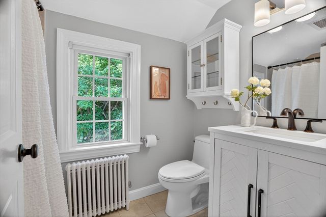 35 Cleveland Rd, Wellesley, MA 02481