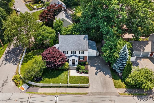 35 Cleveland Rd, Wellesley, MA 02481