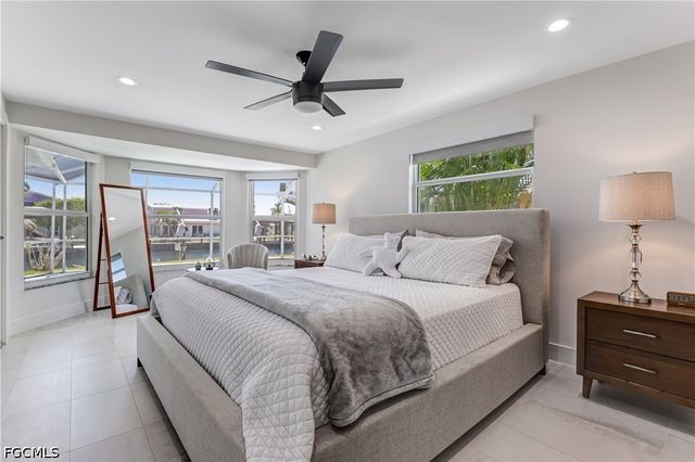 140 Egret ST, Fort Myers Beach, FL 33931