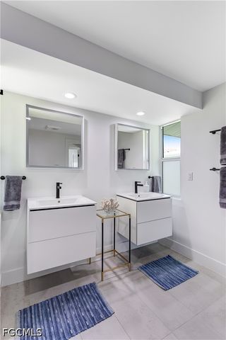 140 Egret ST, Fort Myers Beach, FL 33931