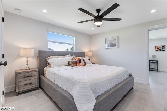 140 Egret ST, Fort Myers Beach, FL 33931