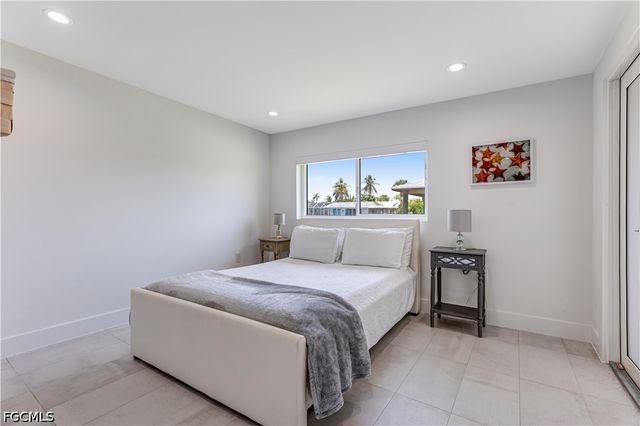140 Egret ST, Fort Myers Beach, FL 33931