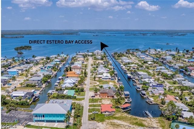 140 Egret ST, Fort Myers Beach, FL 33931