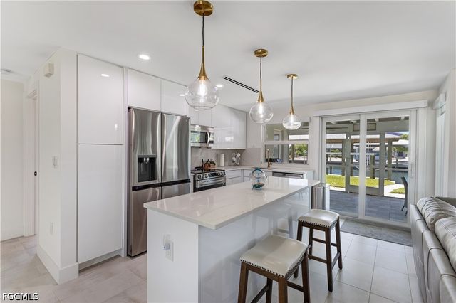 140 Egret ST, Fort Myers Beach, FL 33931