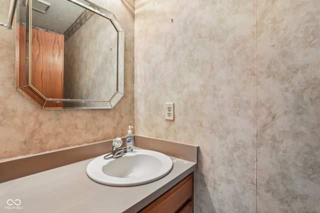 4624 Stansbury Lane, Indianapolis, IN 46254