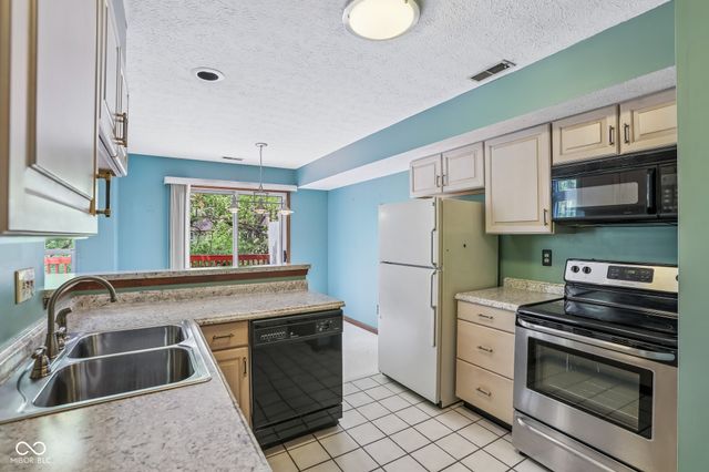 4624 Stansbury Lane, Indianapolis, IN 46254