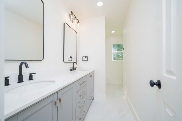 507 West Street, Pittsburg, TX 75686