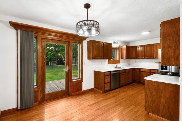 2119 27 Avenue S, Fargo, ND 58103