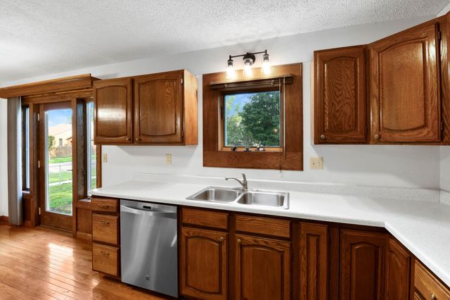 2119 27 Avenue S, Fargo, ND 58103