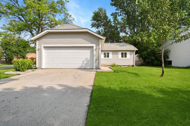 2119 27 Avenue S, Fargo, ND 58103