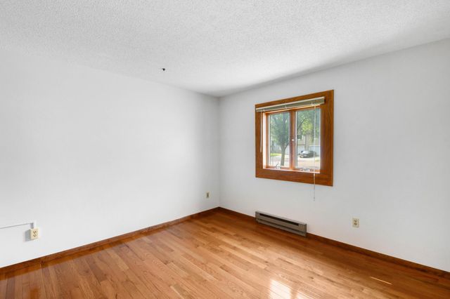 2119 27 Avenue S, Fargo, ND 58103