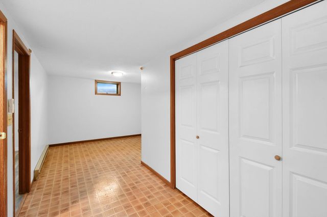 2119 27 Avenue S, Fargo, ND 58103