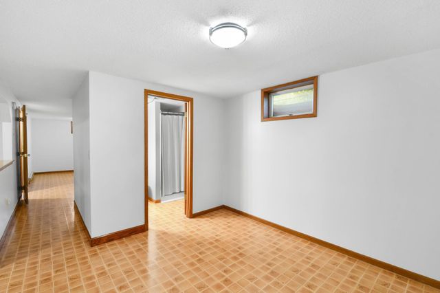 2119 27 Avenue S, Fargo, ND 58103