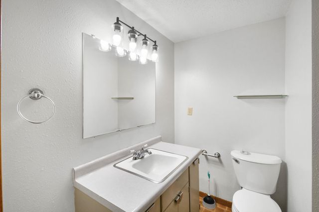 2119 27 Avenue S, Fargo, ND 58103