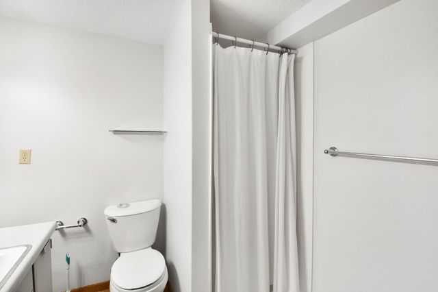 2119 27 Avenue S, Fargo, ND 58103