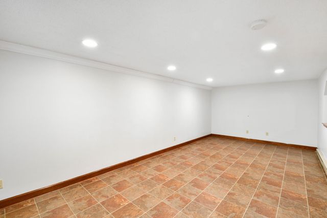 2119 27 Avenue S, Fargo, ND 58103