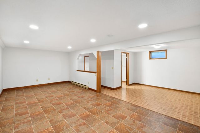 2119 27 Avenue S, Fargo, ND 58103