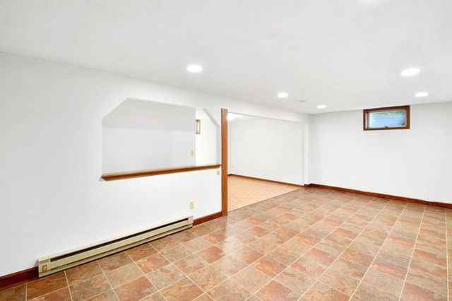 2119 27 Avenue S, Fargo, ND 58103