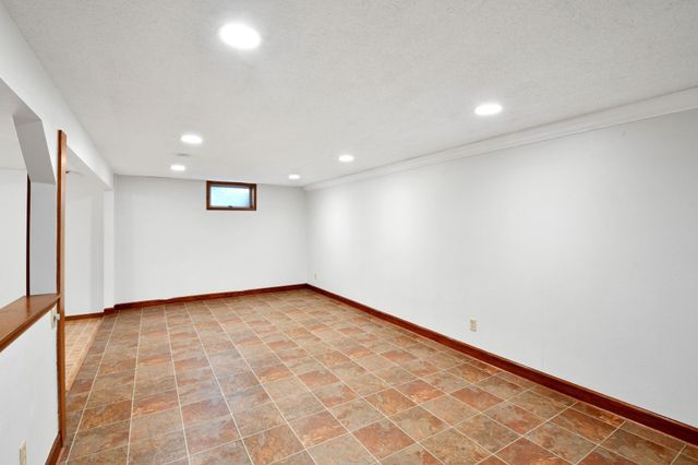 2119 27 Avenue S, Fargo, ND 58103