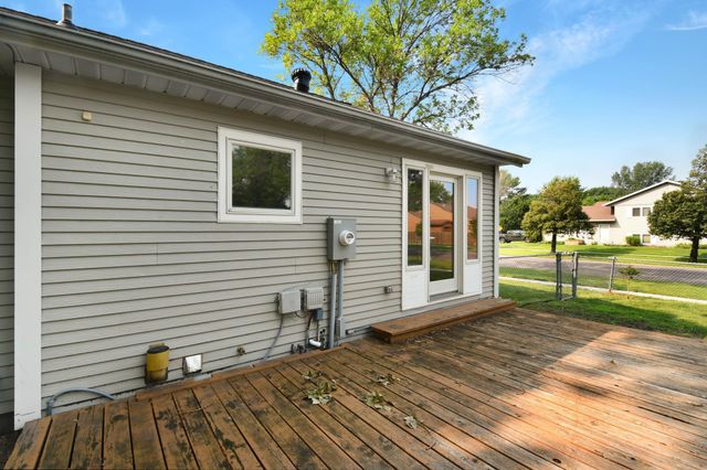 2119 27 Avenue S, Fargo, ND 58103