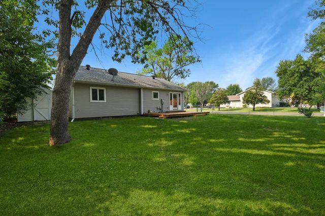 2119 27 Avenue S, Fargo, ND 58103