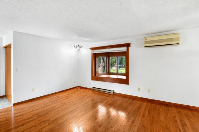 2119 27 Avenue S, Fargo, ND 58103