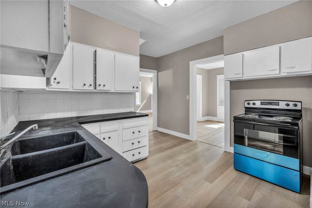 13016 Beachwood Avenue, Cleveland, OH 44105