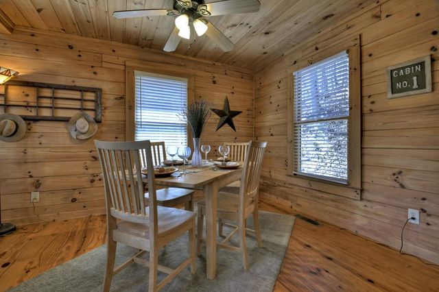 142 Arrow Ridge Road, Mccaysville, GA 30555